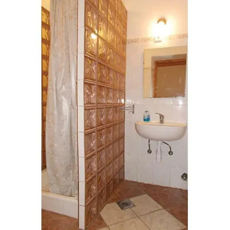 Feriehus Two-bedroom Holiday In Kisszékely